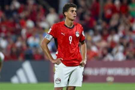 حمزة عبد الكريم لاعب الأهلي المرشح للانتقال إلى نادي برشلونة الإسباني في ميركاتو 2026