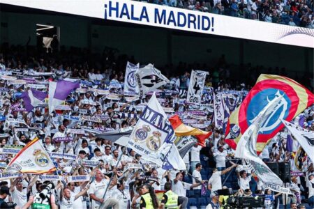 جماهير ريال مدريد في ملعب سانتياجو برنابيو تحتج ضد الإدارة قبل مباراة ليفانتي