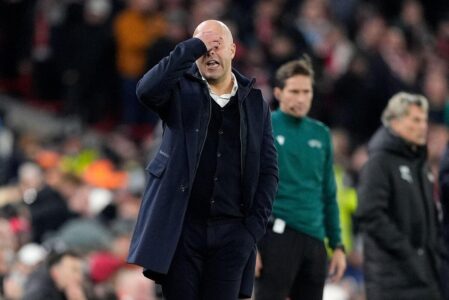 أرني سلوت مدرب ليفربول يتحدث عن طموحات الفريق في التأهل لدوري أبطال أوروبا