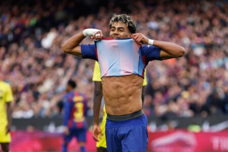 لاعبو برشلونة وأتلتيكو مدريد في مواجهة حاسمة بكأس ملك إسبانيا