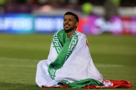 صورة تعبيرية لمنتخب إيران وشعار كأس العالم 2026 في الولايات المتحدة