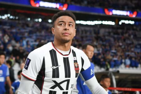 جيسي لينجارد بقميص نادي كورينثيانز البرازيلي الجديد في البرازيل