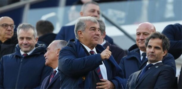 خوان لابورتا رئيس نادي برشلونة يتحدث في مؤتمر صحفي عن ريال مدريد وميسي