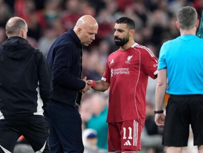 محمد صلاح يحتفل بتسجيل هدفه رقم 50 في دوري أبطال أوروبا بقميص ليفربول