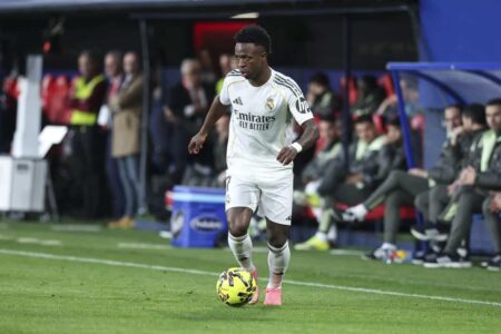 لاعبو ريال مدريد في ملعب سانتياغو برنابيو قبل مواجهة إلتشي في الدوري الإسباني