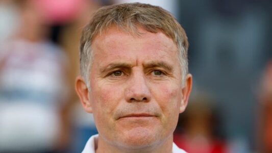 احتفال لاعبي برمنغهام سيتي بالأهداف في مرمى ريكسهام بالدوري الإنجليزي