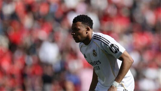 كيليان مبابي بقميص ريال مدريد في مباراة مايوركا بالدوري الإسباني