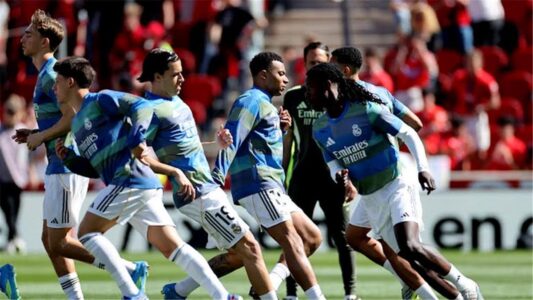 لاعبو ريال مدريد في تدريبات الفريق وسط أخبار سوق الانتقالات الصيفية