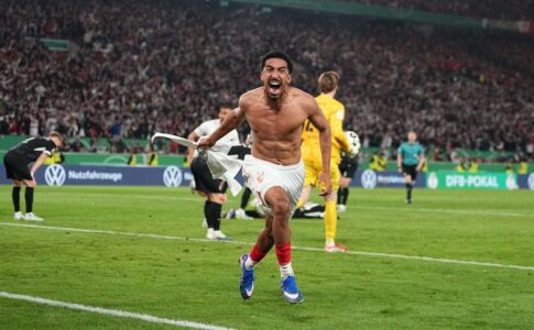 احتفال لاعبي شتوتغارت بالفوز على فرايبورغ في نصف نهائي كأس ألمانيا 2025