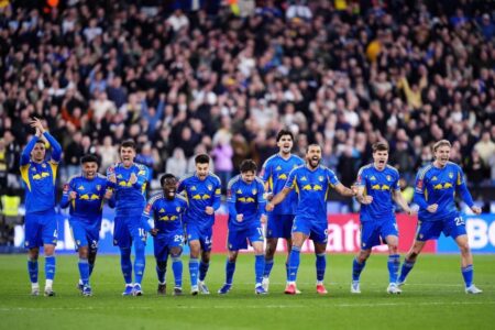 احتفالات لاعبي ليدز يونايتد بعد الفوز على وست هام في كأس الاتحاد الإنجليزي